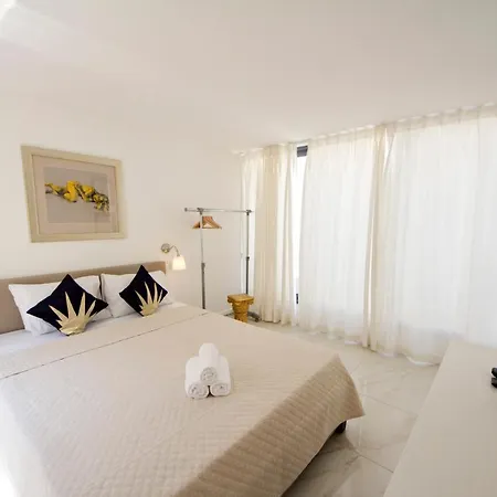 Sea View - Stylish 2br Apt. La Valette