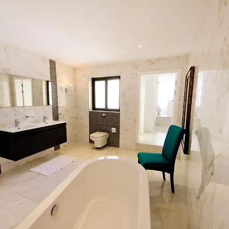 Sea View - Stylish 2br Apt. La Valette