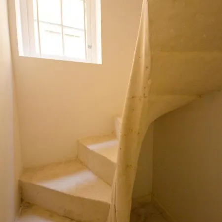 Sea View - Stylish 2br Apt. Apartment *