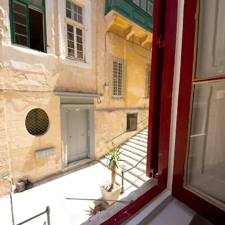 Sea View - Stylish 2br Apt. Apartment *