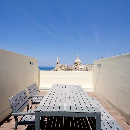 Sea View - Stylish 2br Apt. Valletta